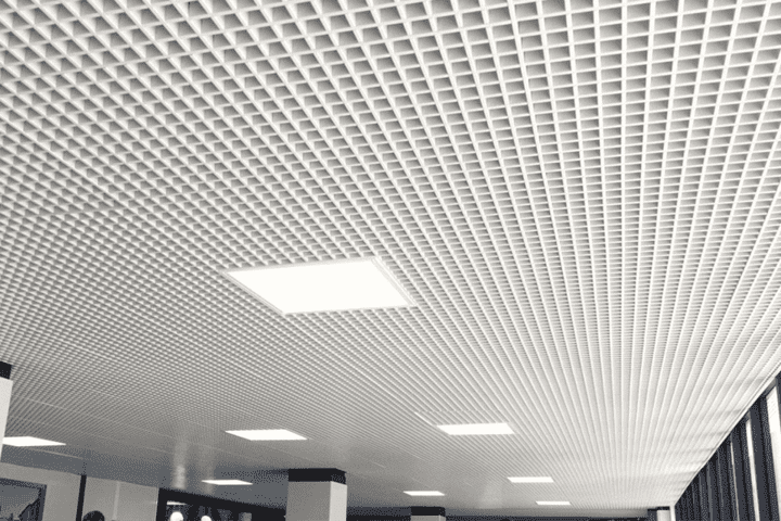 Реечные металлические потолки Грильято: чем они так хороши?